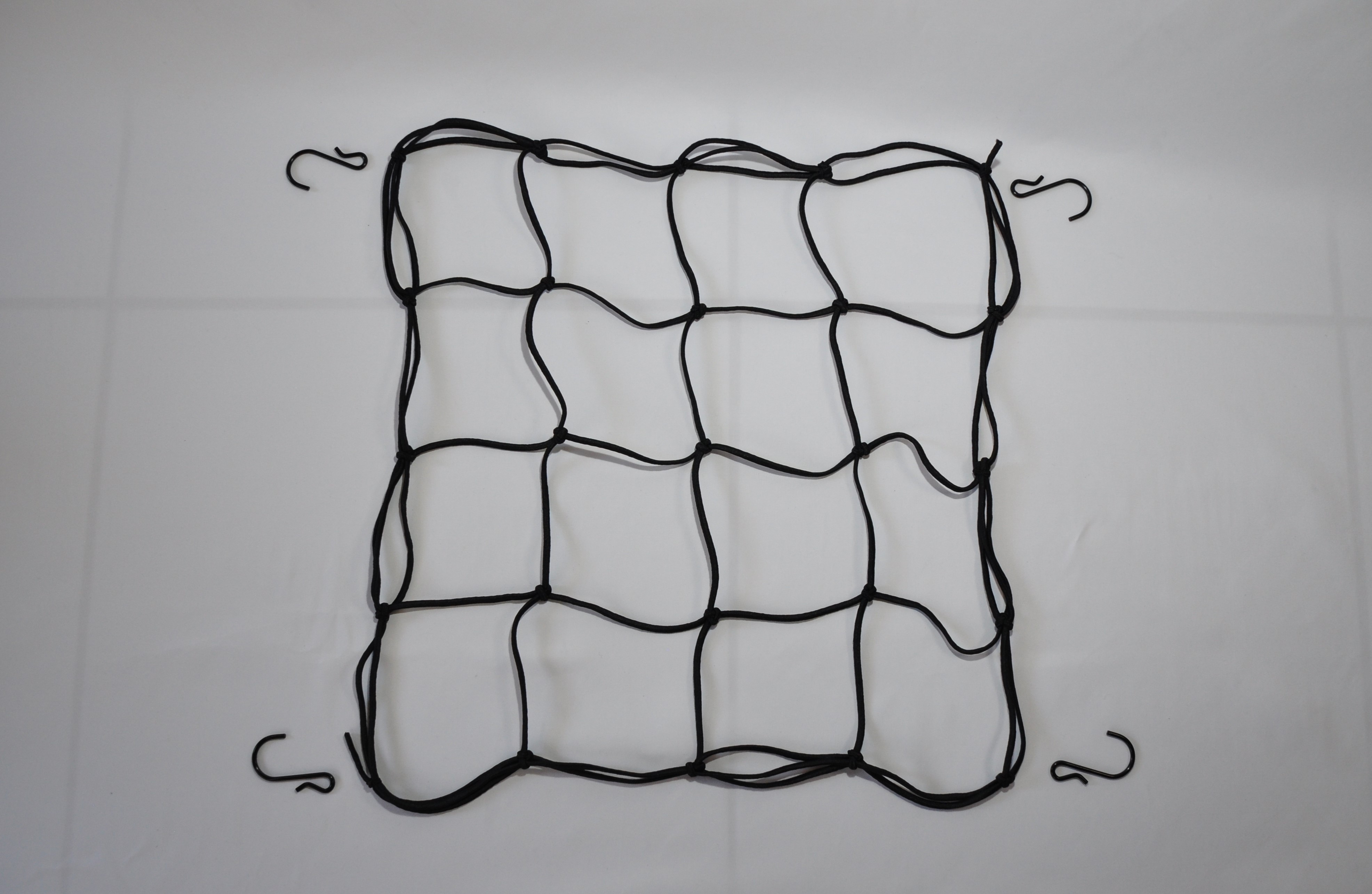 Pflanzennetz mit Metallhaken